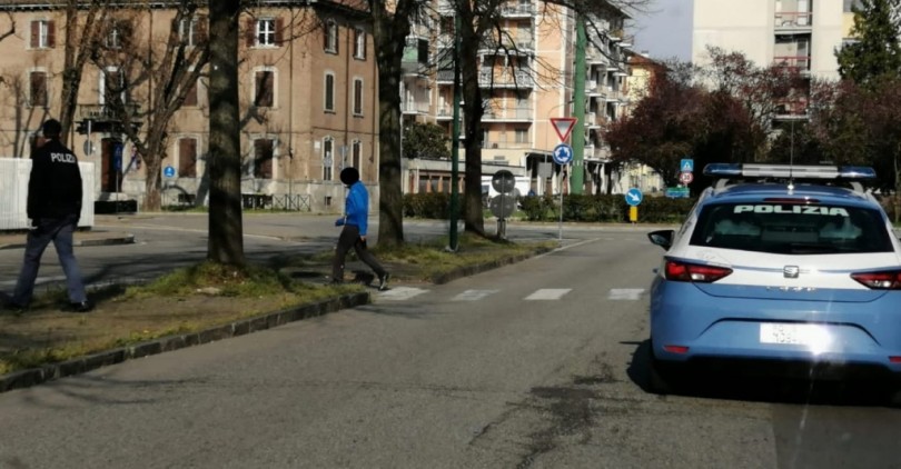 Esce di casa per la spesa, ma è positivo al Coronavirus: bloccato dalla Polizia